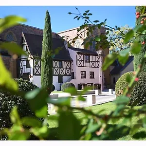 https://la-maison-rose-chaleureuse-et-luxueuse.hotels-rhonealpes.com